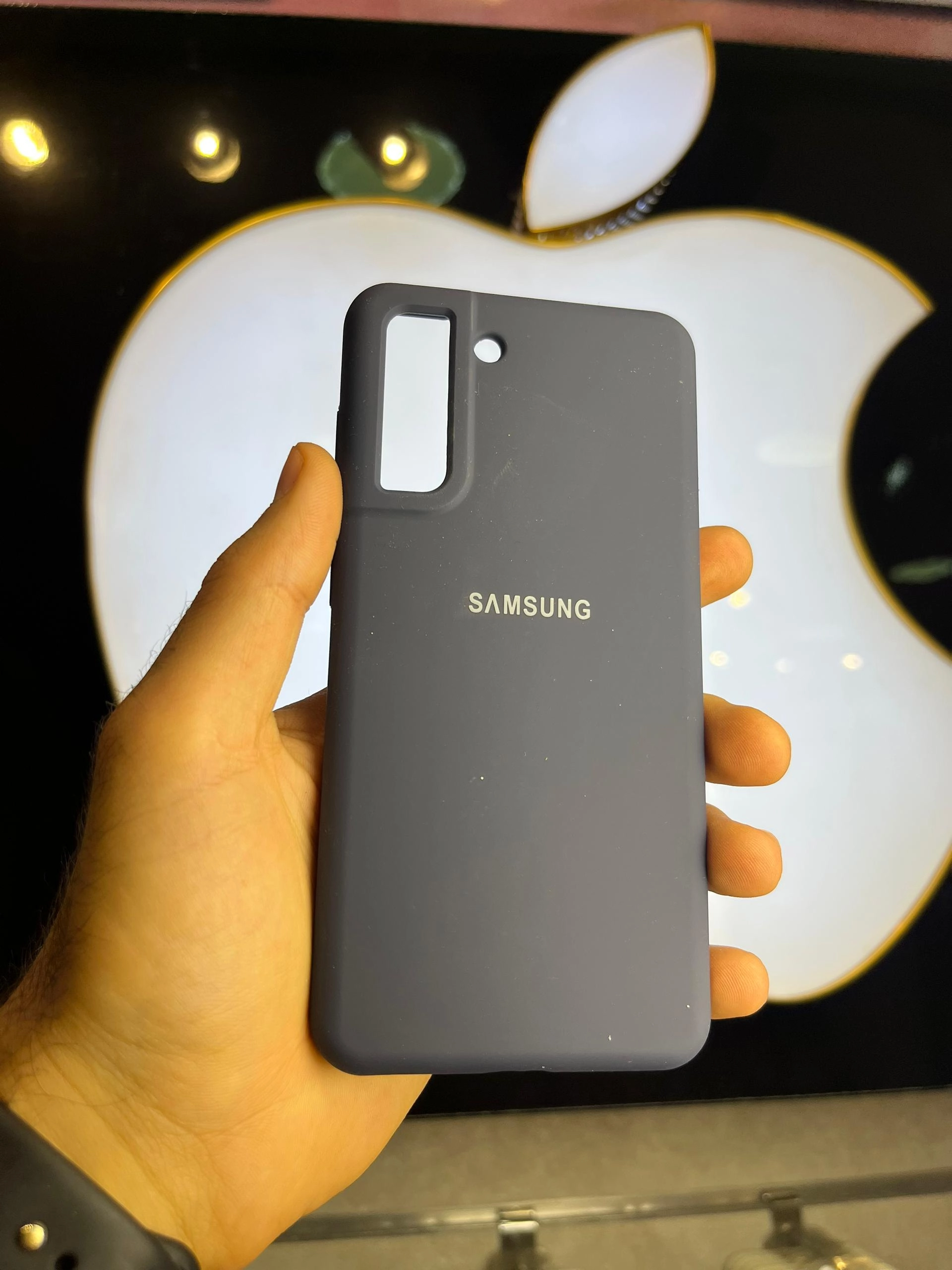 کاور مشکی سیلیکونی اورجینال پاک کنی سامسونگ S21 FE با محافظ لنز